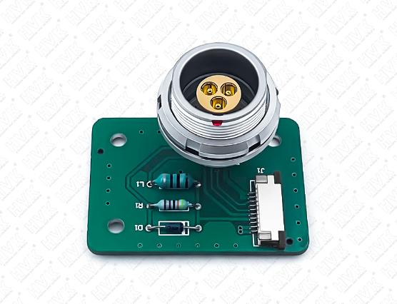 什么是三同轴板接航空插头？